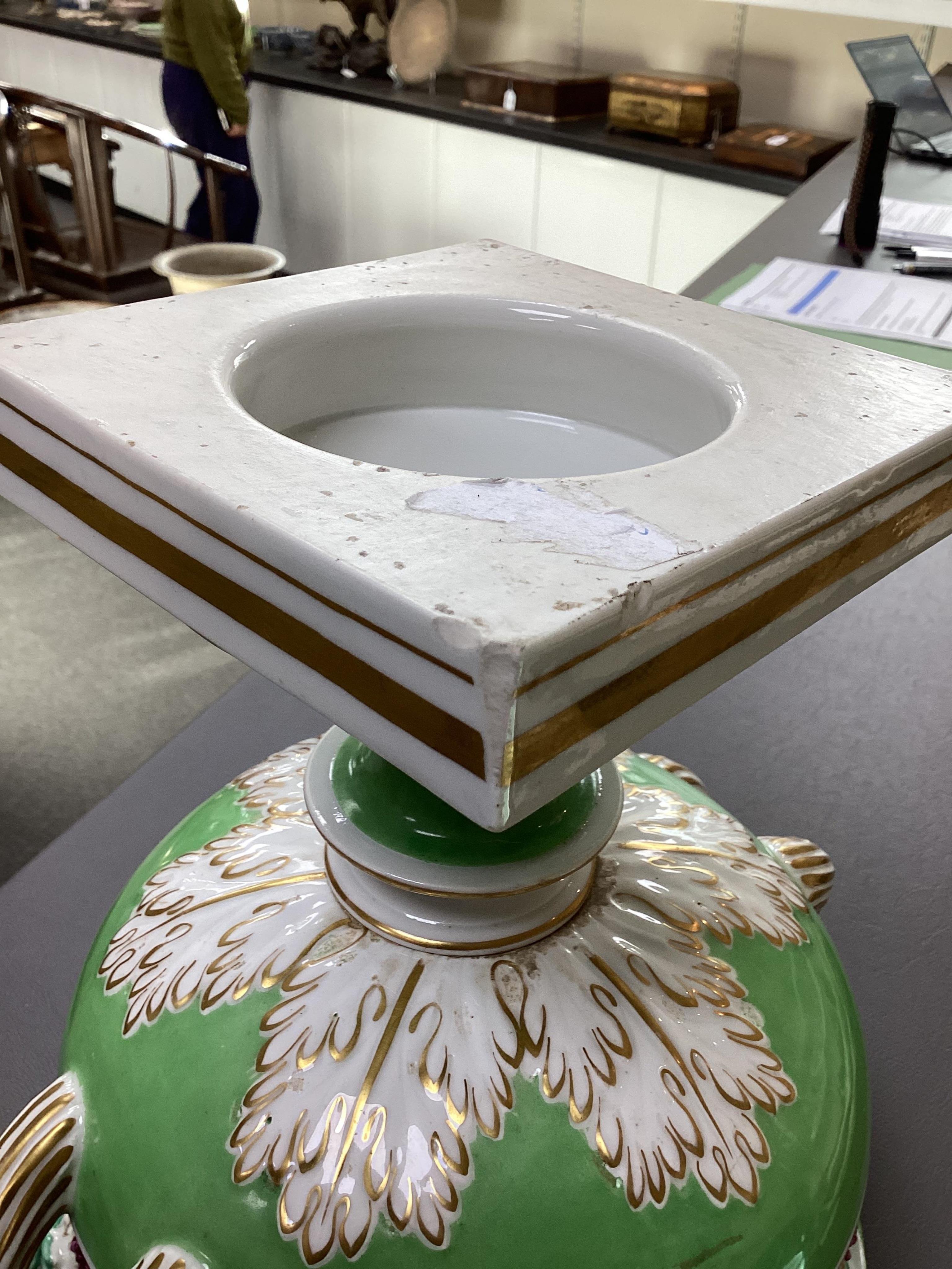 An impressive English porcelain ‘Warwick’ vase, c.1820